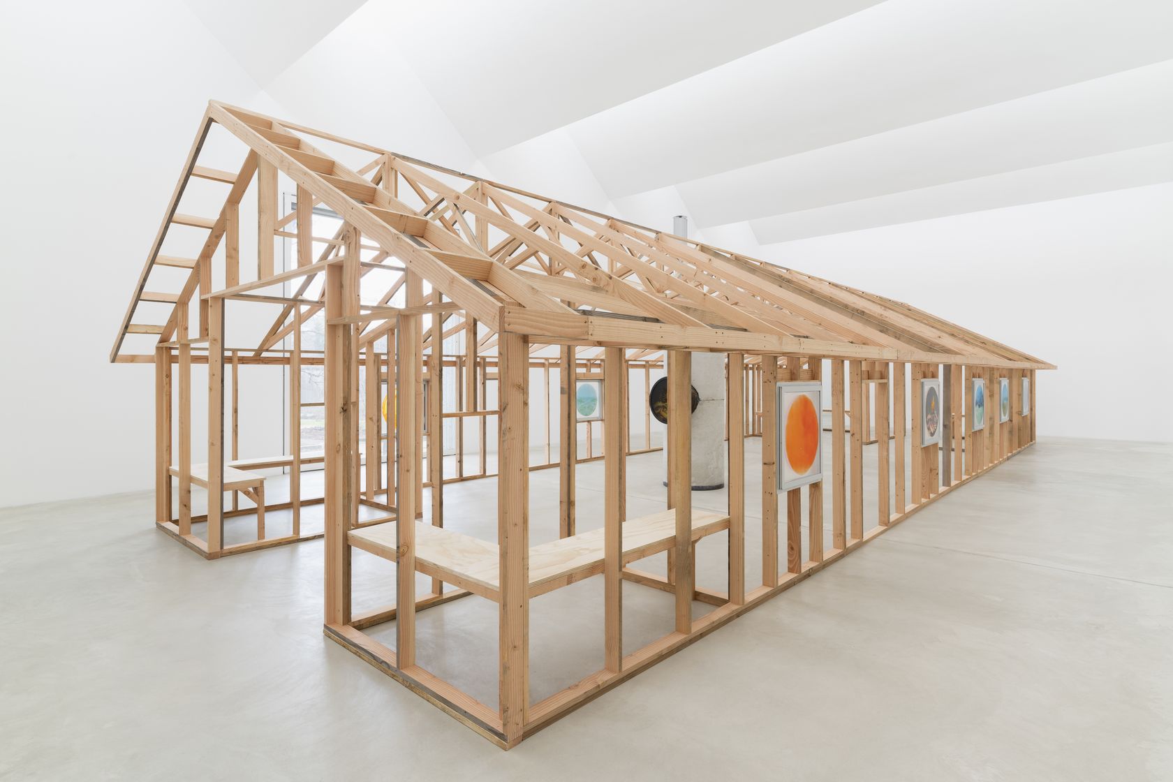 Oscar Tuazon. Building
