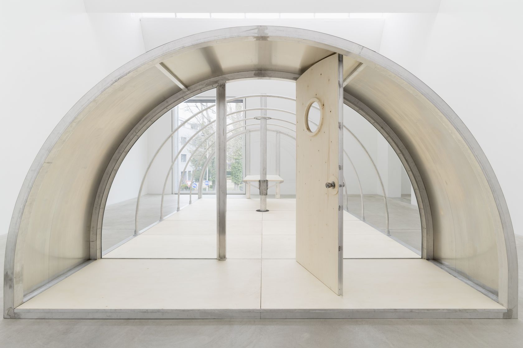 Oscar Tuazon. Building