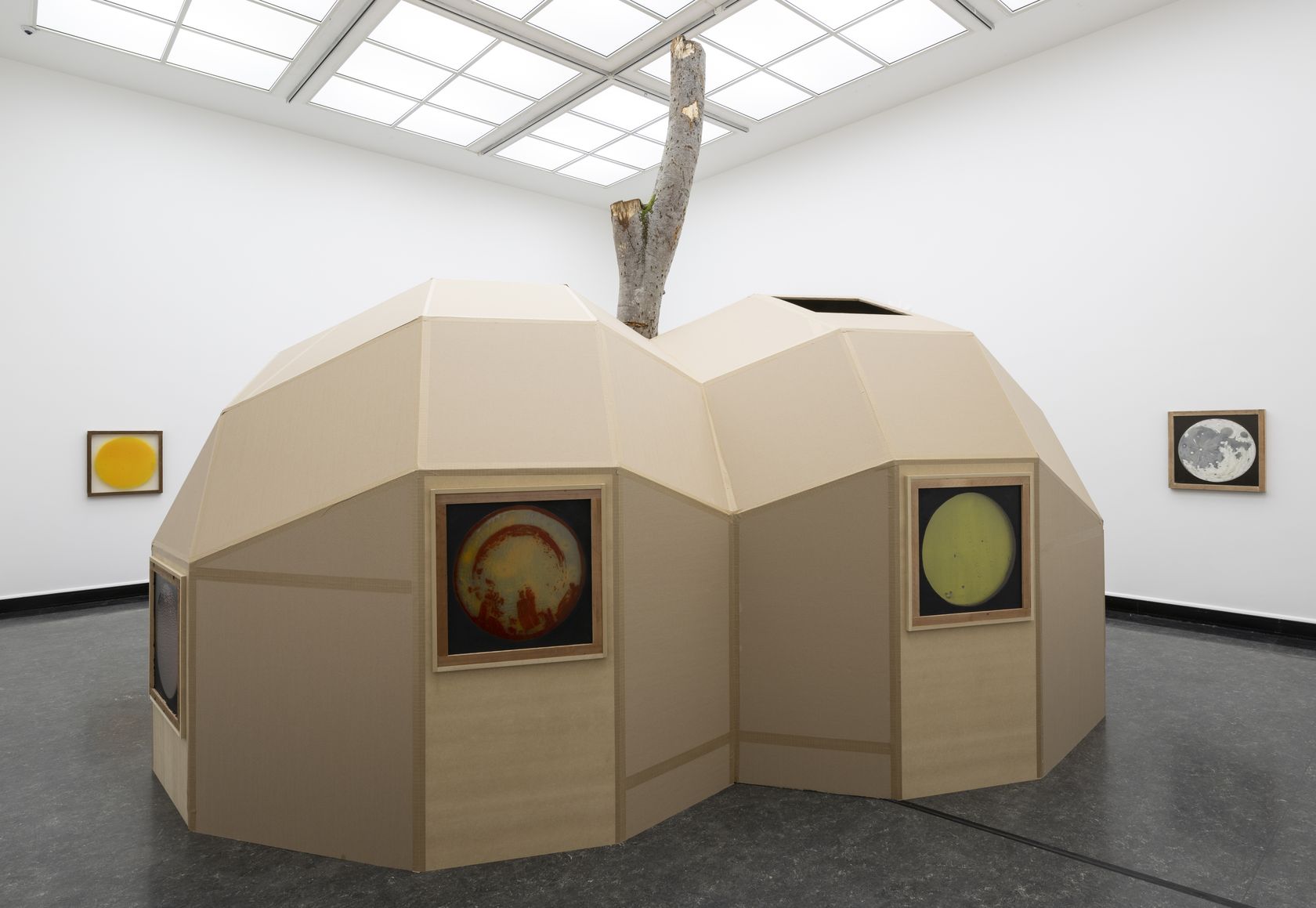 Oscar Tuazon - Water School