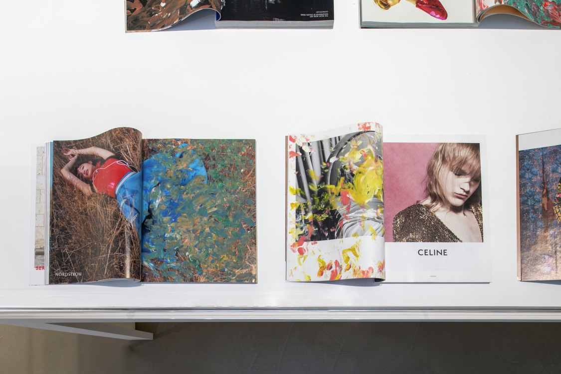 Animes et magazines, peintures sur papier