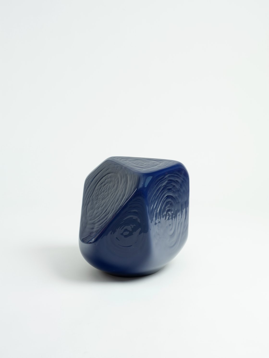 Jean-Luc Moulène, Figure intermediaire excentrique Varia 4 - bleu,, 2019