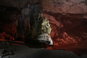 Allora & Calzadilla, Puerto Rican Light (Cueva Vientos), 2015