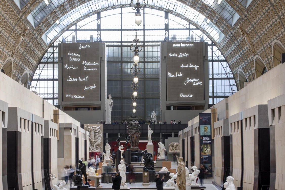 /media/uploads/news/2019/04/web/Des-Parisiens-Noirs-de-Glenn-Ligon-04__-Muse_e-d_Orsay-Sophie-Cre_py.jpg