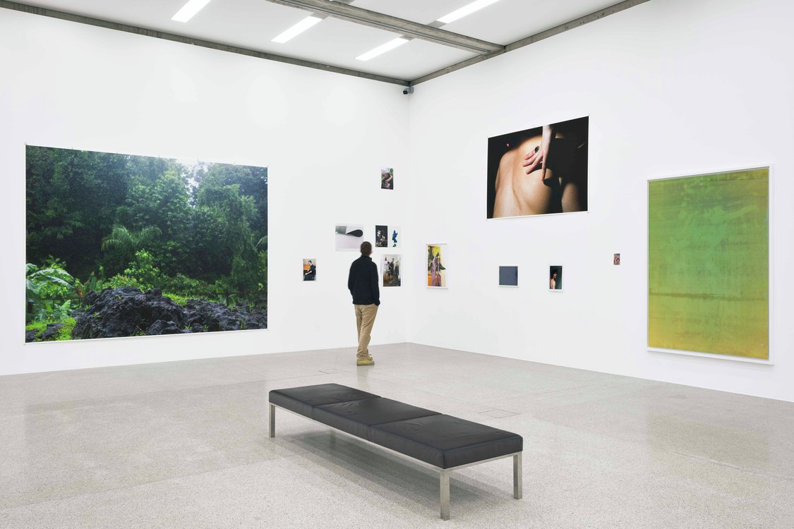 /media/uploads/news/2021/12/web/01_exhibition_view_wolfgang_tillmans.jpg