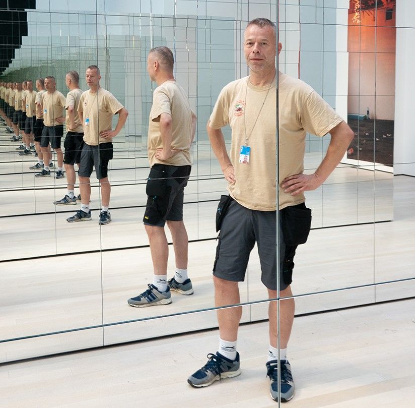 /media/uploads/news/2023/10/web/cropped_24.-Wolfgang-Tillmans-september-self-portrait_web.jpg